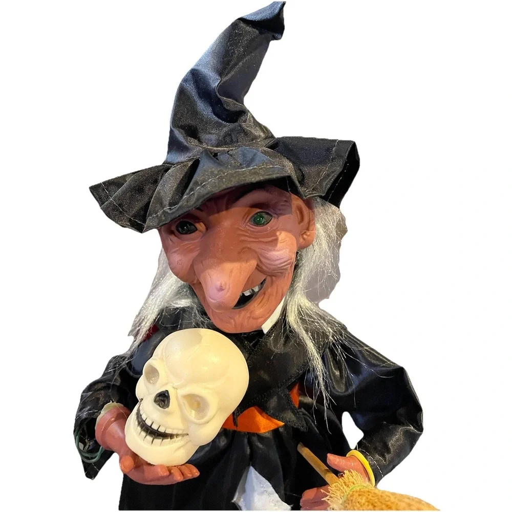 Vintage 1988 Halloween Witch 16